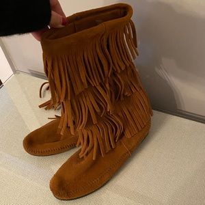 Minnetonka 3 Layer Fringe Boots